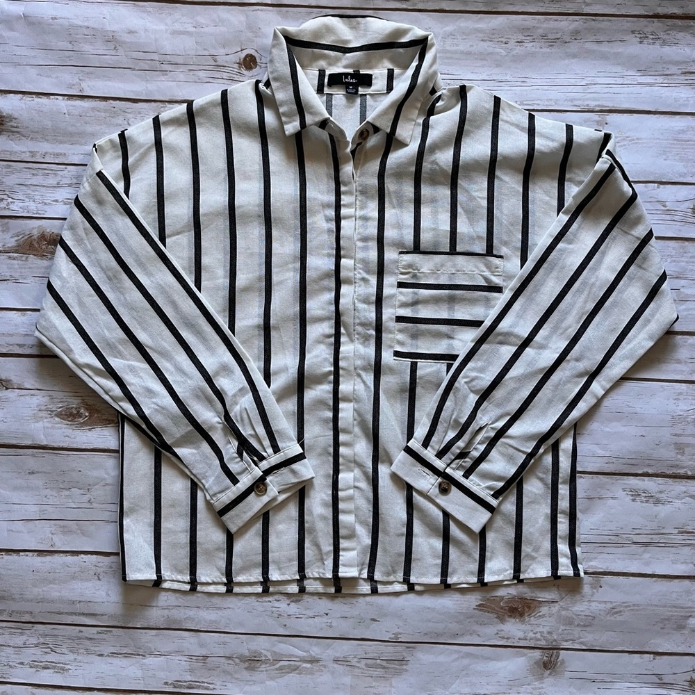 💜LULUS striped cotton button front top